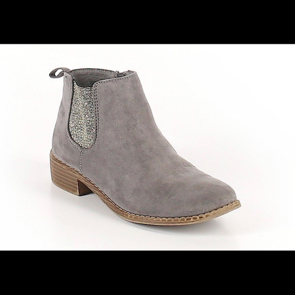 Old Navy Shoes - Gray Sueded Ankle Boots